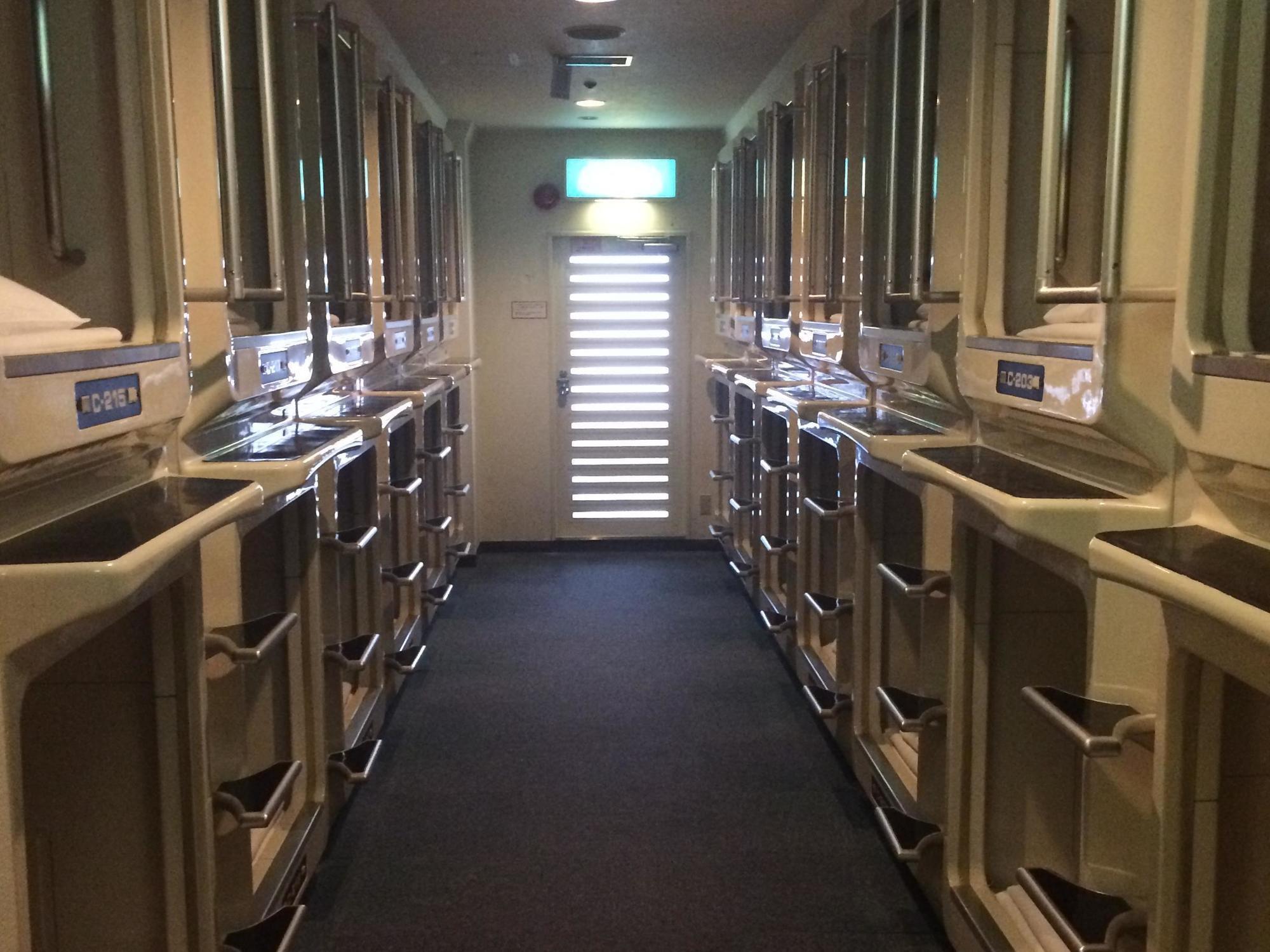 Capsule Hotel Asahi Plaza Shinsaibashi Ósaka Exteriér fotografie