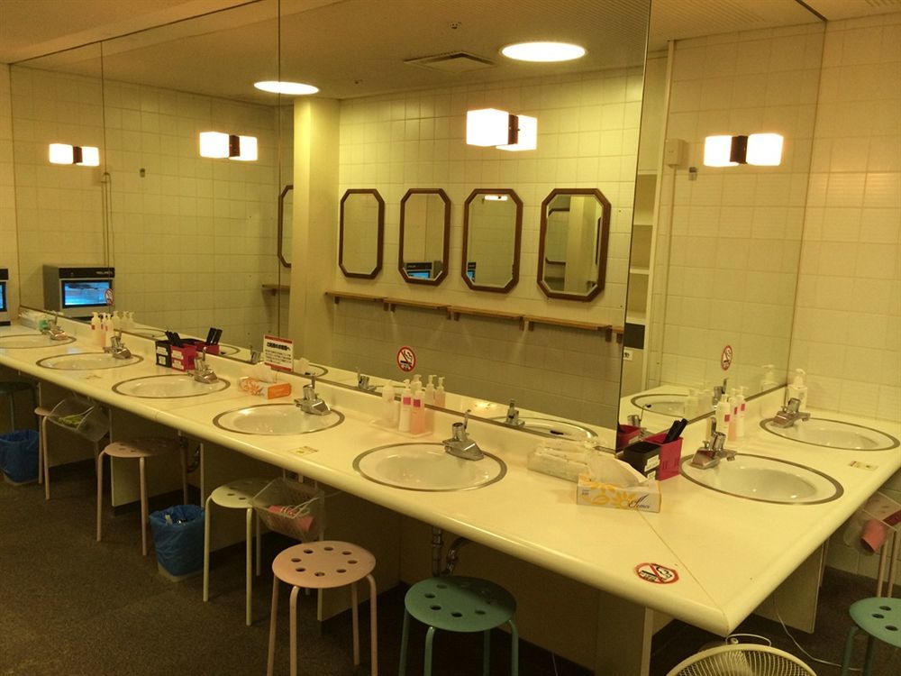 Capsule Hotel Asahi Plaza Shinsaibashi Ósaka Exteriér fotografie