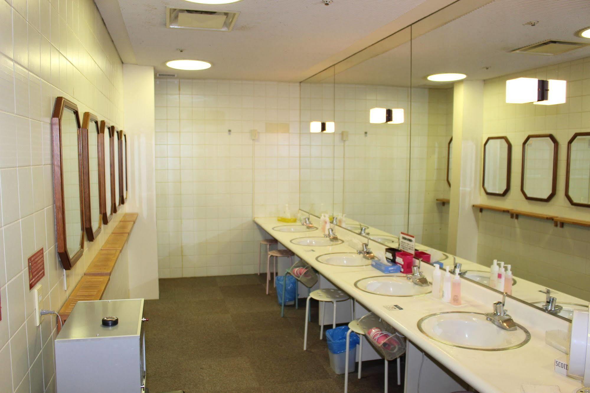 Capsule Hotel Asahi Plaza Shinsaibashi Ósaka Exteriér fotografie